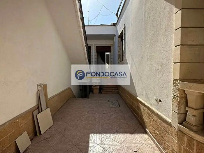 Appartamento quadrilocale in vendita in Via Castrignano, Martano