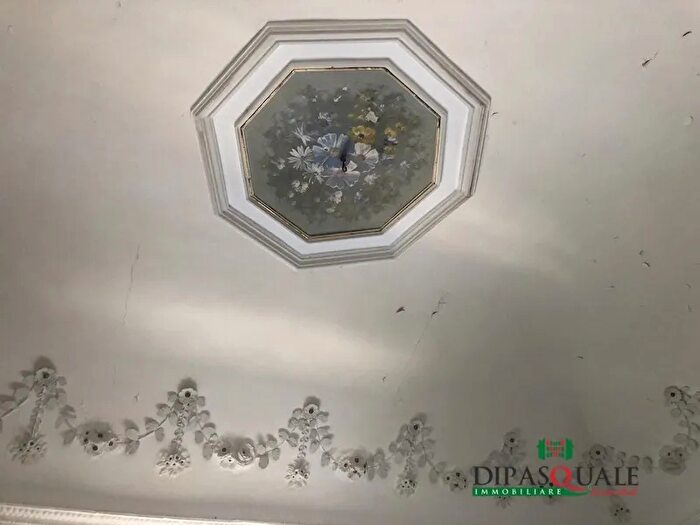 Appartamento con 9 locali in vendita in Via Largo Camerina, Ragusa