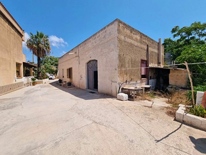 Casa quadrilocale in vendita in Contrada Terrenove Bambina, Marsala