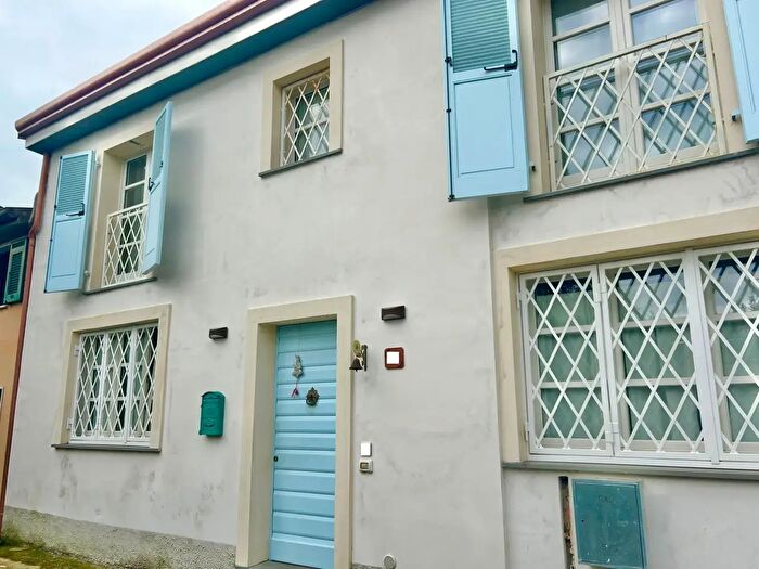 Casa quadrilocale in vendita in Sarzana