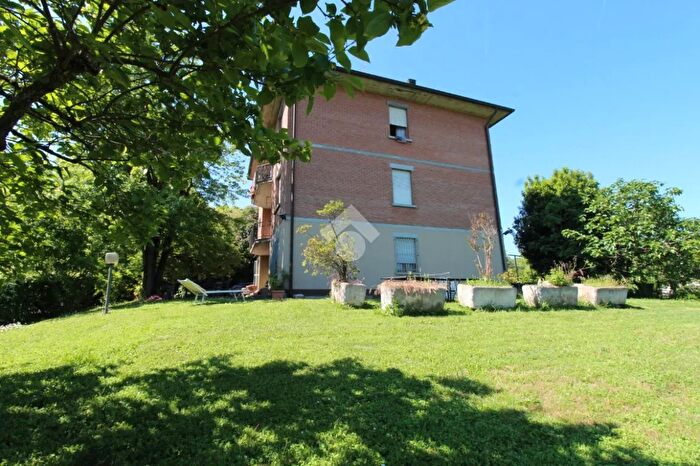 Casa con 8 locali in vendita in Via Canale, Casalgrande