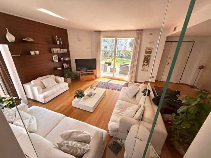 Casa con 6 locali in vendita in Viale Voghera, Riccione