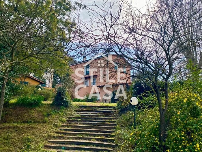 Casa con 8 locali in vendita in Crespina Lorenzana
