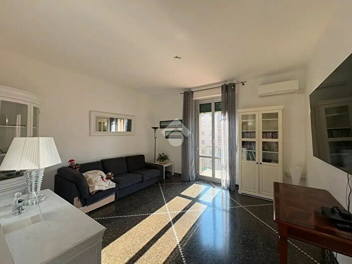 Appartamento quadrilocale in vendita in Via Agosti, Genova