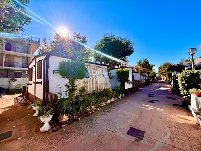 Casa bilocale in vendita in Viale Ernesto Che Guevara, Albenga