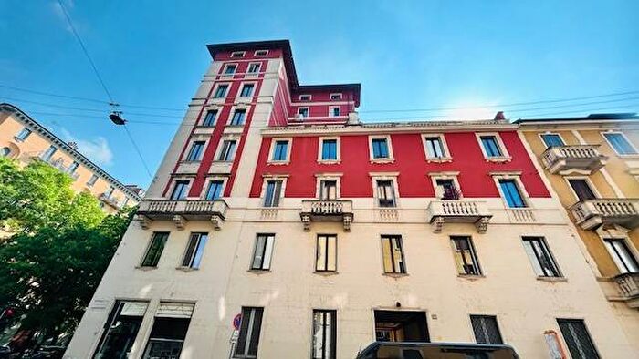 Appartamento trilocale in affitto in Via Spartaco, Cadore, Milano