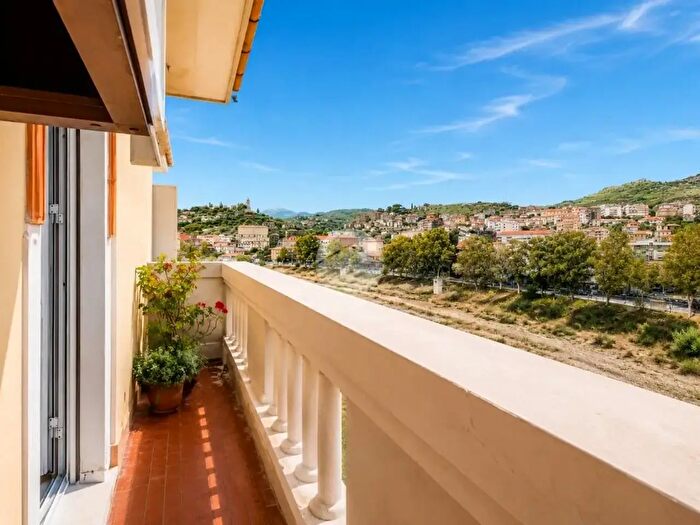 Appartamento con 5 locali in vendita in Via Argine Destro, Imperia