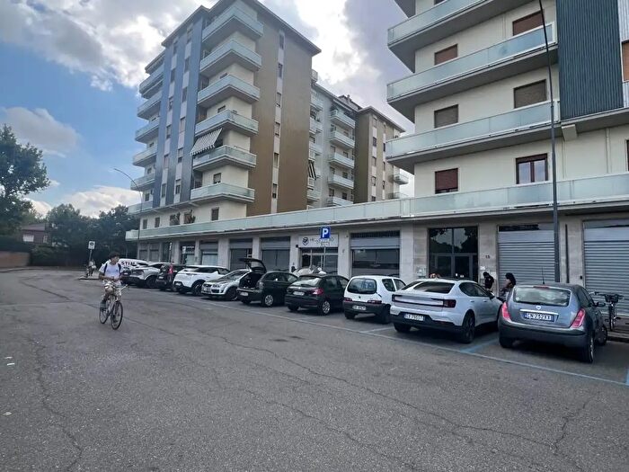 Appartamento con 5 locali in vendita in Viale SAmbrogio, Piacenza