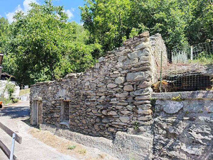 Casa trilocale in vendita in Vecelaz, Nus
