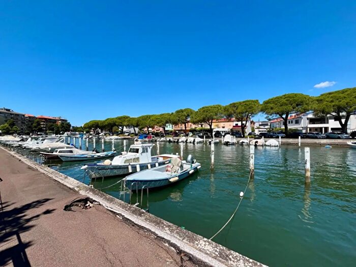 Appartamento trilocale in vendita in Riva Slataper, Grado