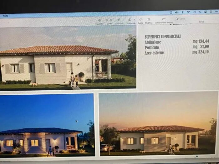 Casa con 5 locali in vendita in Pietrasanta