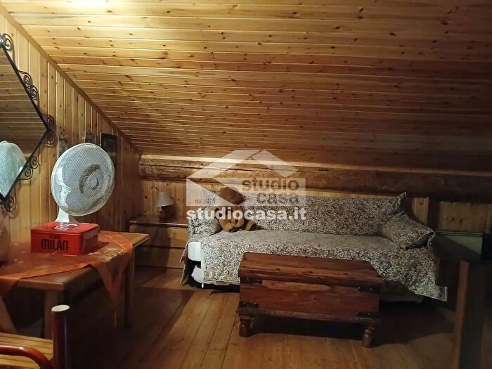 Appartamento bilocale in vendita in Via Dante Alighieri, Costa Di Serina