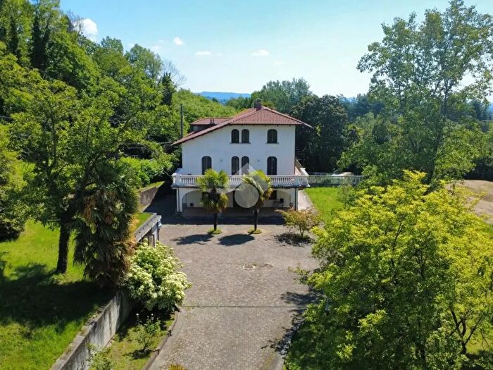 Casa con 7 locali in vendita in Frazione Spineto, Castellamonte