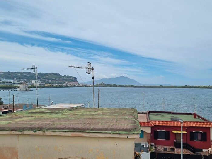 Appartamento trilocale in affitto in Via Fusaro, Centro, Bacoli