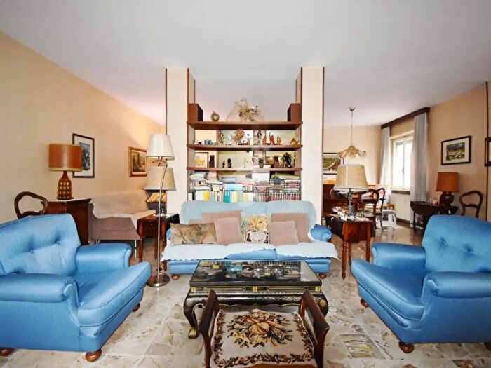 Appartamento con 5 locali in vendita in Via Lorenzo Garda, Ivrea