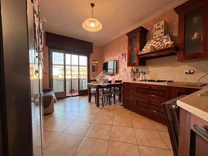 Appartamento trilocale in vendita in Via Monviso, None