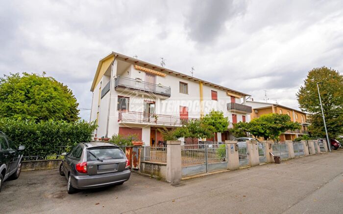 Appartamento con 5 locali in vendita in Via C Pavese, Pieve Di Cento