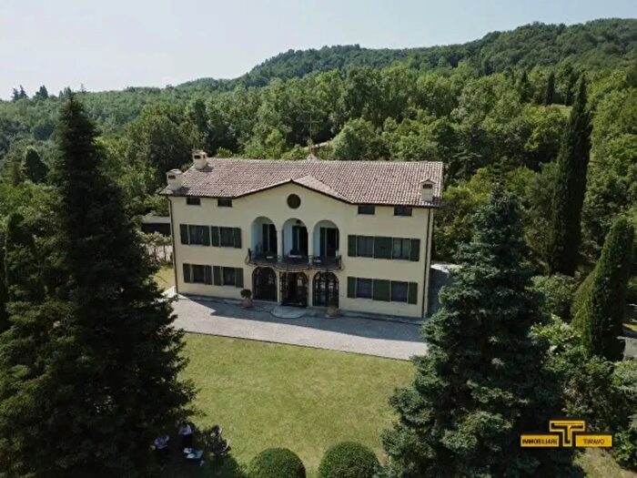 Casa con 6 locali in vendita in Via Giuseppe Verdi, Quattro Castella