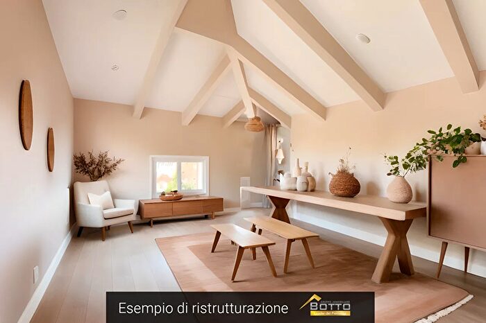 Appartamento quadrilocale in vendita in Via Paolo Zaccheo, Cannobio