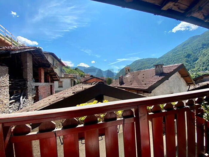 Appartamento bilocale in vendita in Via Alessandro Manzoni, Primaluna