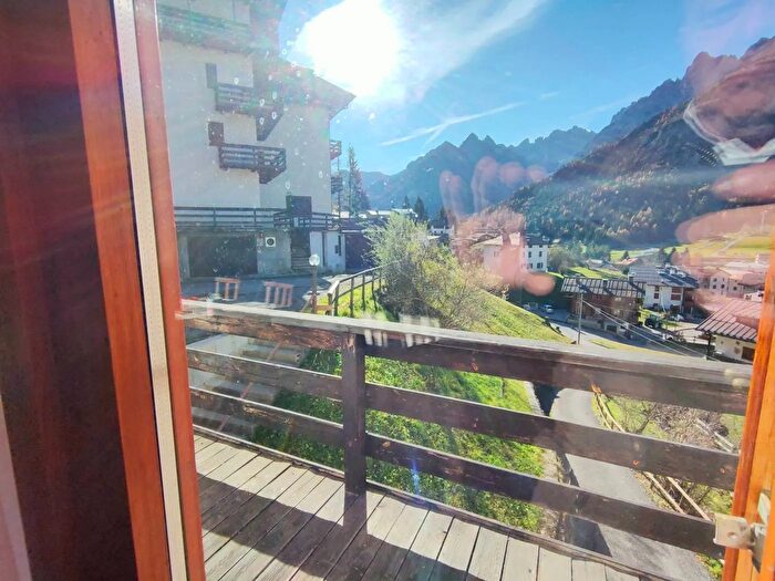 Appartamento con 5 locali in vendita in Via Tintai Forni di Sopra, Forni Di Sopra