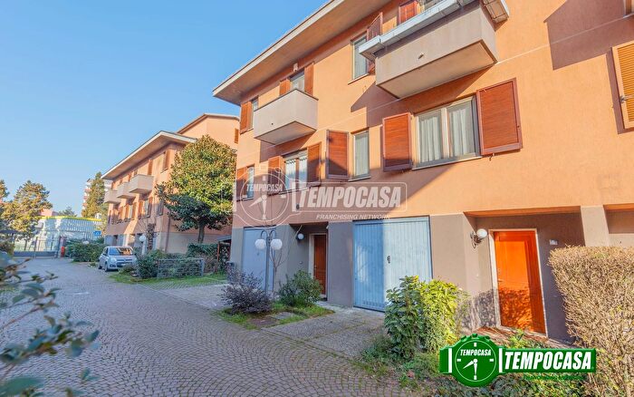 Casa con 5 locali in vendita in Via Salvador Allende, Opera