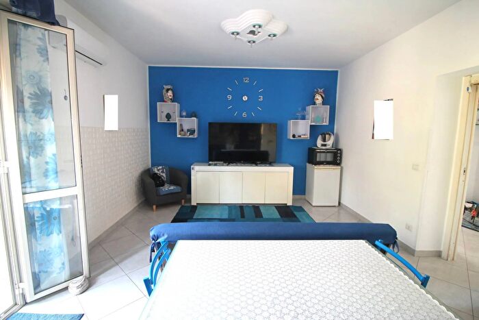 Appartamento quadrilocale in vendita in Via Lazio, Siracusa