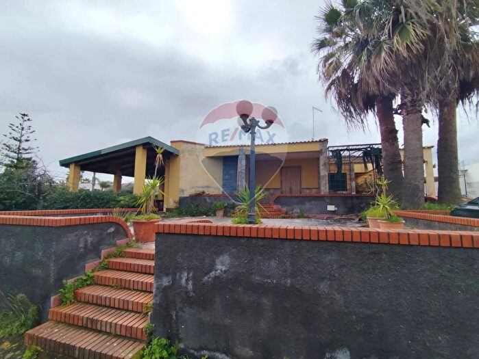 Casa quadrilocale in vendita in Gisira, Augusta