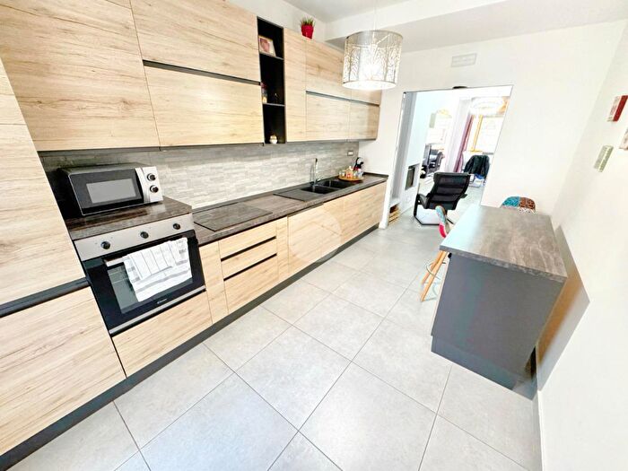 Case in Vendita e in Affitto - 2