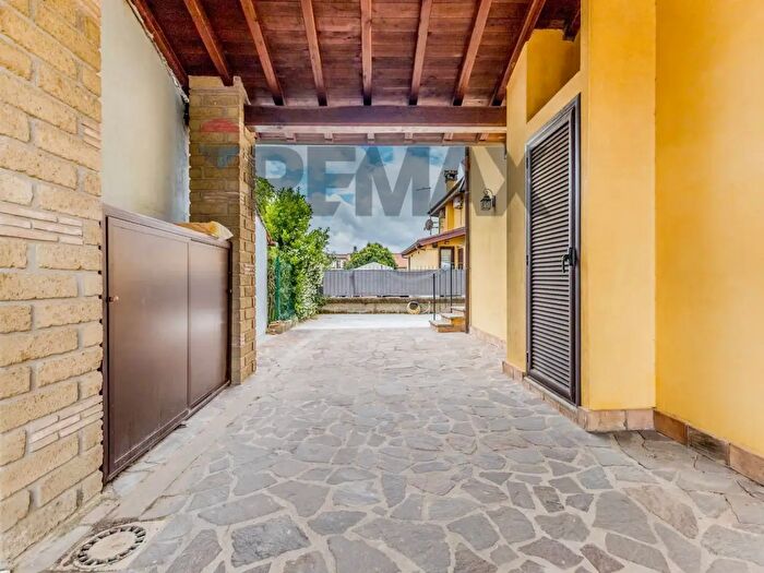 Casa trilocale in vendita in Manziana