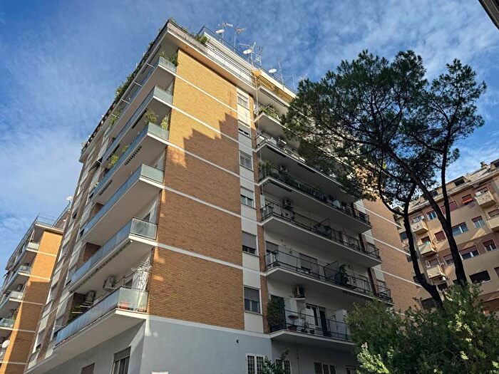 Appartamento trilocale in affitto in Via Conca d'Oro, Conca d'Oro Valli, Roma