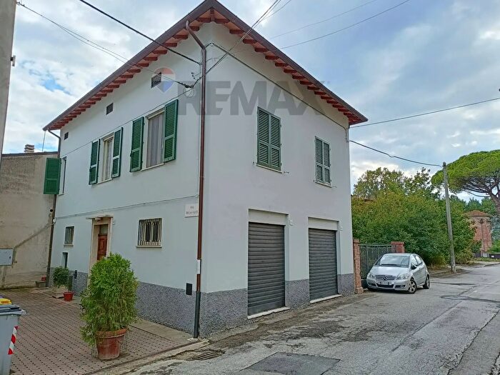 Casa con 5 locali in vendita in Via della Falce, Perugia