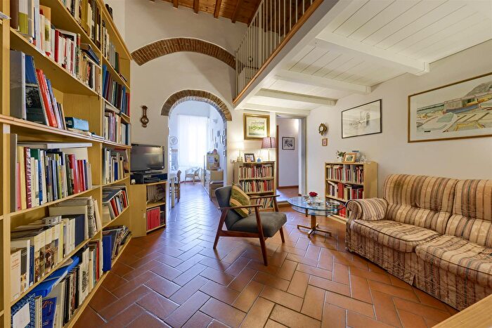 Appartamento quadrilocale in vendita in Via Faenza, Firenze