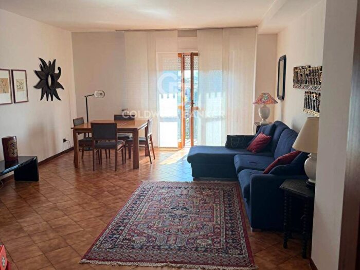 Appartamento quadrilocale in affitto in VIA CADORE, Viale Firenze Paciana, Foligno