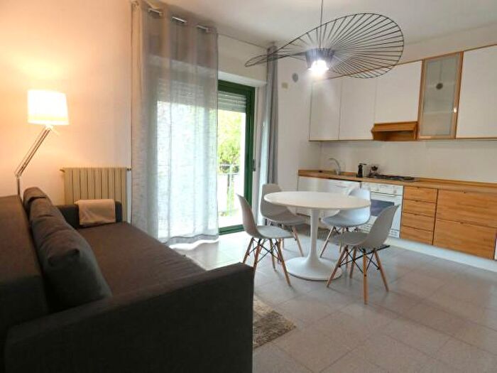 Appartamento trilocale in affitto in Viale Nino Bixio, Riccione