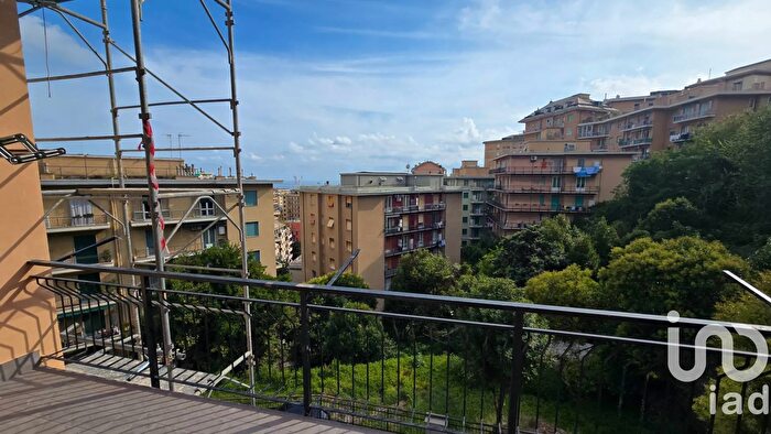 Appartamento con 7 locali in vendita in Corso Martinetti f, Genova