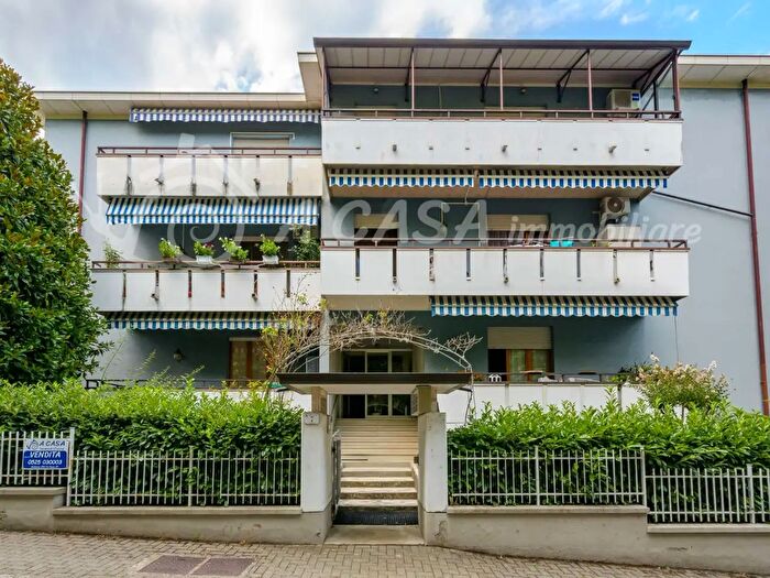 Appartamento con 5 locali in vendita in Via Aldo Moro, Fornovo Di Taro