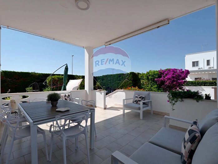 Casa trilocale in vendita in Via Lisbona, Carovigno