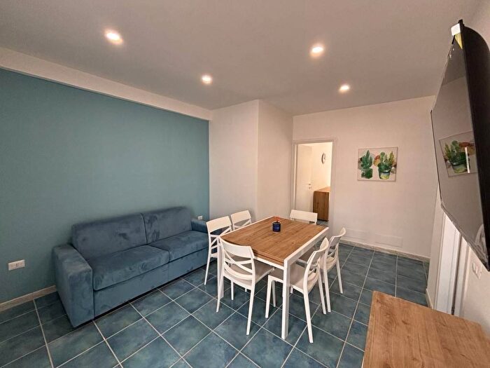 Casa con 6 locali in affitto in Lungomare Nazario Sauro, Centro, Minturno