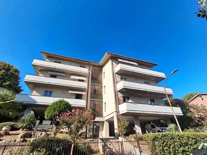 Appartamento con 5 locali in vendita in Via Gramsci, Teramo