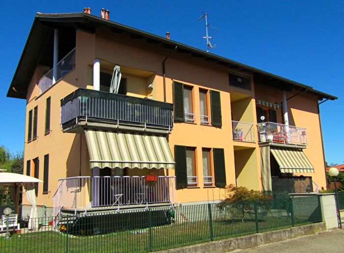 Appartamento quadrilocale in vendita in Via del Lucino N° Int C, Sannazzaro De Burgondi