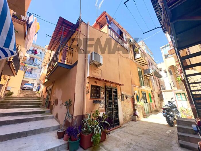 Casa con 5 locali in vendita in Chiasso Piediscalzi, Monreale