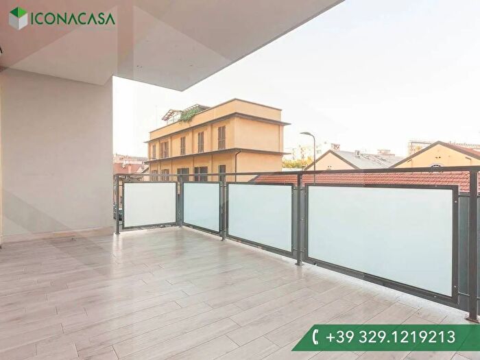 Appartamento trilocale in vendita in Via Clitumno, Milano