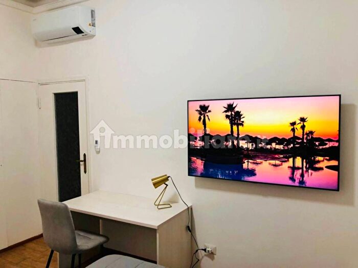 Appartamento trilocale in affitto in Via Giuba, Cimiano, Milano