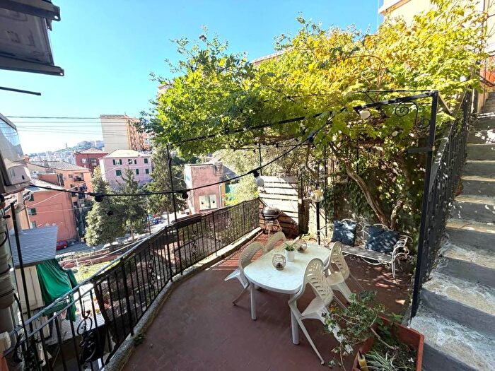 Appartamento bilocale in vendita in Via Caderiva, Staglieno, Genova