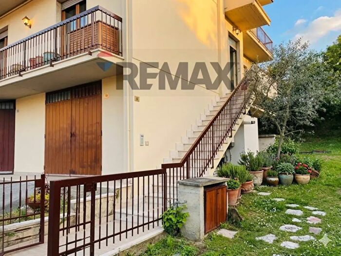 Appartamento quadrilocale in vendita in Divisione Garibaldi, Castelfranco Piandiscò