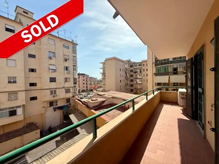 Appartamento trilocale in vendita in Via Pasquale Formisano B, Napoli