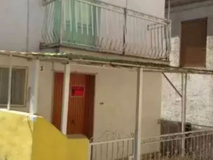 Casa quadrilocale in vendita in Via Roma, Introdacqua