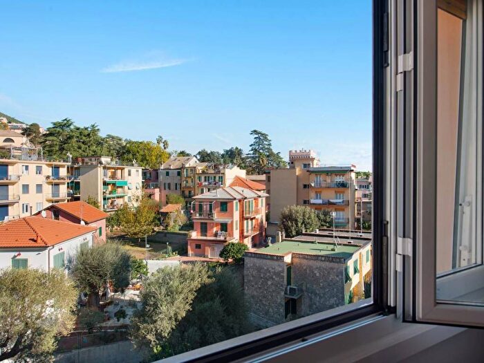 Appartamento trilocale in affitto in Centro, Arenzano