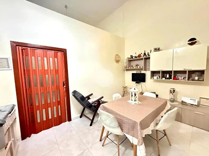 Appartamento bilocale in vendita in Via dellArco, Napoli